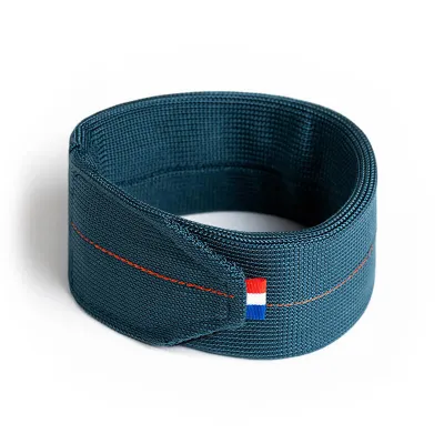ankle weight bracelet - leg muscle strengthening - gentle gymnastics for seniors and sedentary people - discreet sport tools