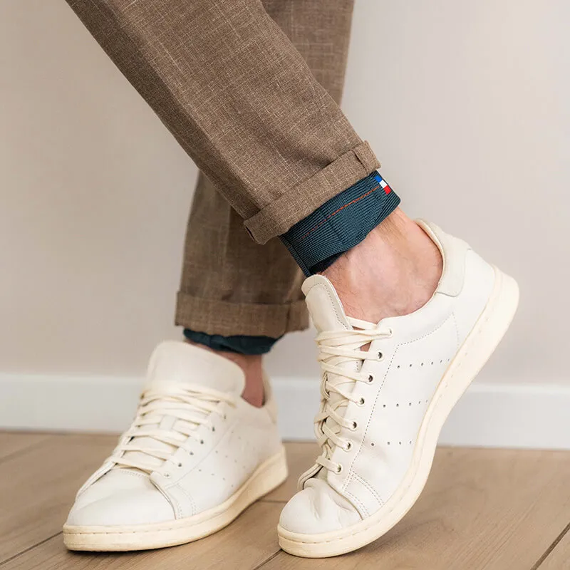 discrete ankle weights - doing sport at the office - continuous gentle gym - exercises sitting on a chair - fitness equipment