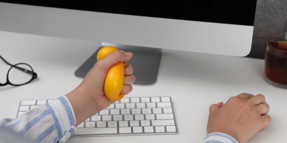 anti-stress-ball-at-computer-work